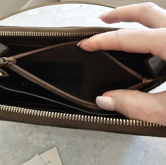 AUTHENTIC Gucci Vintage Guccissima GG Brown Zip-Round Wallet Clutch - Picture 8 of 15